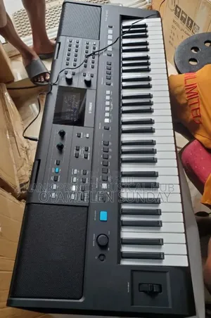 Yamaha PSR 483 Keyboard