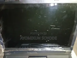 Laptop Asus 2GB Intel Core 2 Quad HDD 160GB