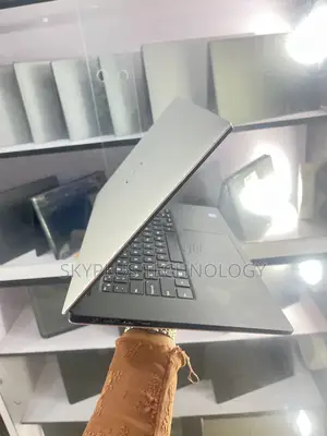 Laptop Dell Precision 5540 16GB Intel Core i7 SSD 1T