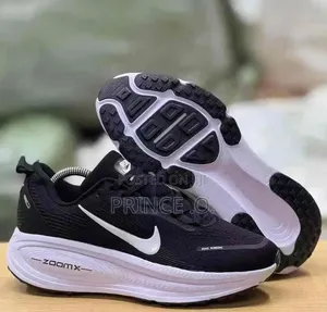 Fully Boxed Nike ZOOM SNEAKERS