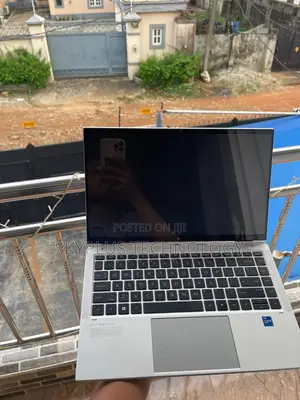 Laptop HP EliteBook 1040 G8 16GB Intel Core i7 SSD 512GB