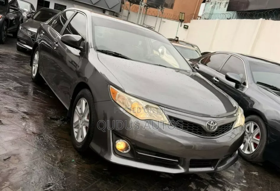 Toyota Camry 2012 Gray