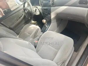 Toyota Corolla 2004 Gray