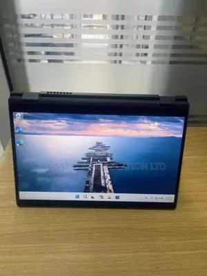 Laptop Dell Latitude 5300 2-in-1 16GB Intel Core i7 SSD 256GB