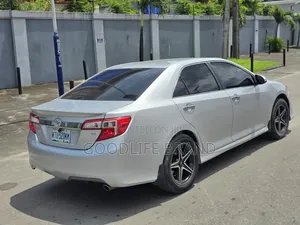 Toyota Camry XLE V6 4dr Sedan (3.5L 6cyl 6A) 2013 Gray