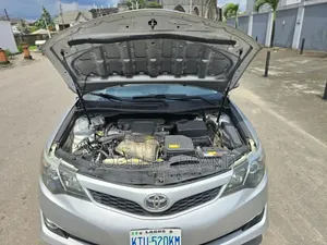 Toyota Camry XLE V6 4dr Sedan (3.5L 6cyl 6A) 2013 Gray