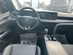 Toyota Camry SE 2025 Gray