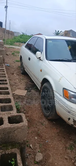 Toyota Camry 1996 White