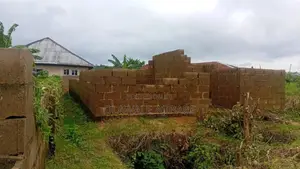 3bdrm Block of Flats in Oluyole for sale