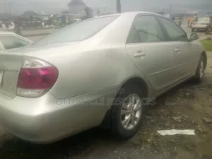 Toyota Camry 2005 Silver