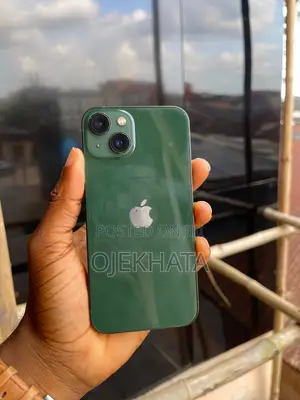 Apple iPhone 13 128 GB Green