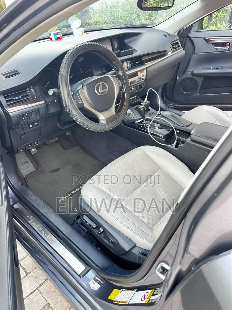Lexus ES 2012 Gray