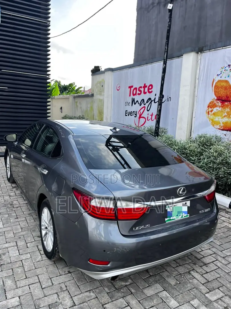 Lexus ES 2012 Gray