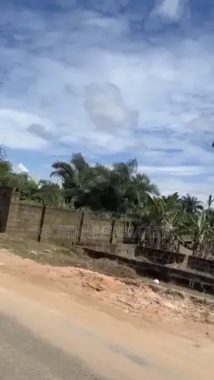 DISTRESS SALE!! 50×100ft Land Along Amagba Tarred Road