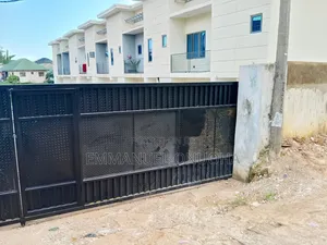 Modern Elite Entrance Gate