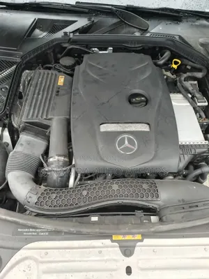 Mercedes-Benz C300 Base 4Matic Sedan AWD (2.0L 4cyl 7A) 2016 White