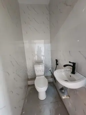 2bdrm Apartment in Oworonshoki / Shomolu for rent