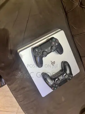 Ps4 Slim 2pads N Games