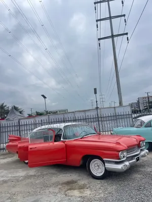 Cadillac Deville 1961 Orange