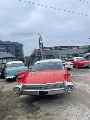 Cadillac Deville 1961 Orange