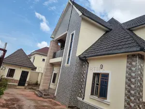 5bdrm Duplex in Von District for rent