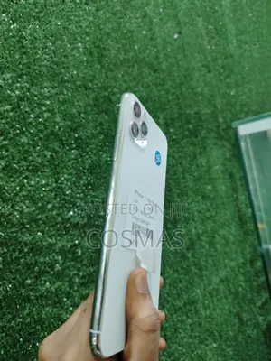 New Apple iPhone 11 Pro Max 256 GB White