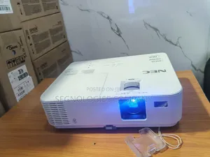 Nec NP-V302H 3000 Lumens Full HD DLP Projector