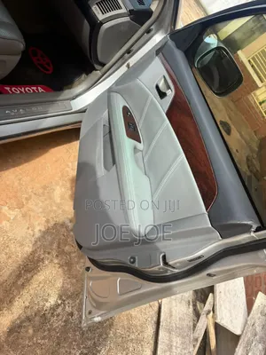 Toyota Avalon 2010 Silver