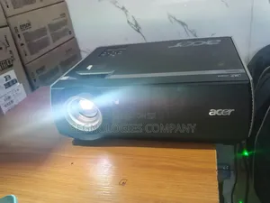 Opened-Box Acer P7270i 4000 Lumens XGA DLP Wireless Projector