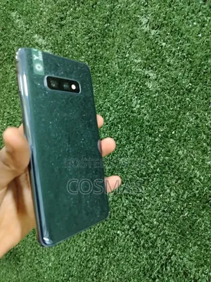 New Samsung Galaxy S10e 128 GB Blue