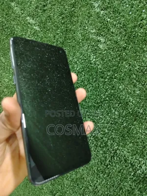 New Samsung Galaxy S10e 128 GB Blue
