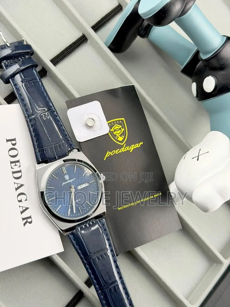 Poedagar Leather Watch