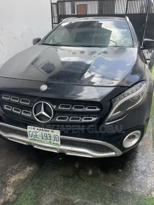 Mercedes-Benz GLA 250 2017 Black