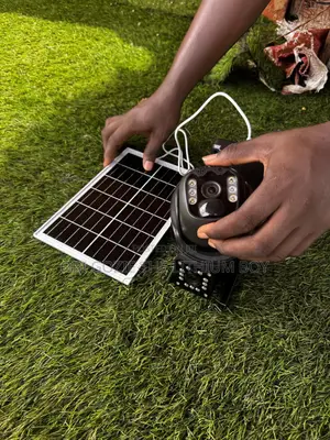 Eseecloud Hitech CCTV Ultra Hd Dual Lens Solar PTZ Cameras