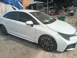 Toyota Corolla SE 2021 White