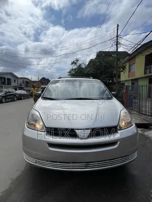 Toyota Sienna LE AWD 2005 Silver