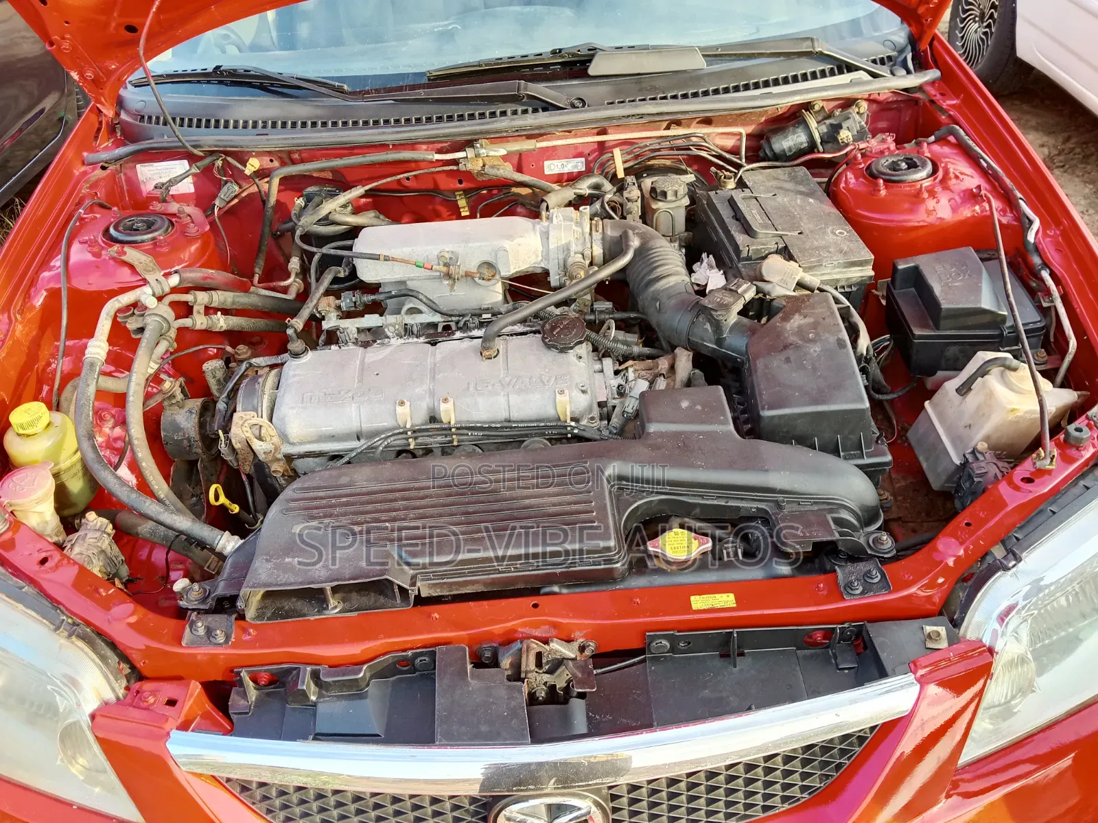 Mazda 323 2000 Red