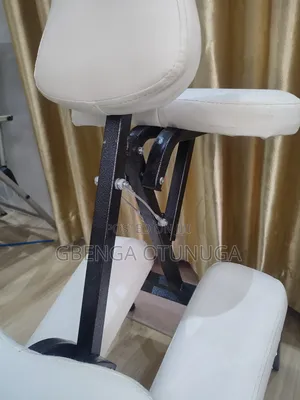 Foldable Adjustable Leather Massage Chair Equipment