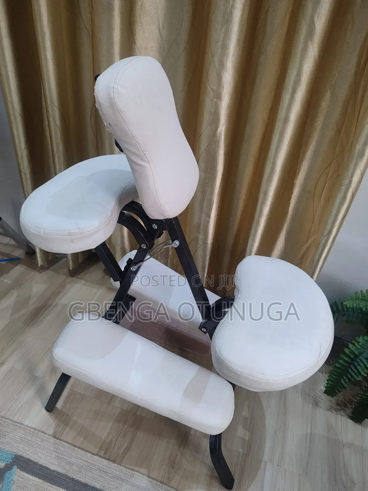 Foldable Adjustable Leather Massage Chair Equipment