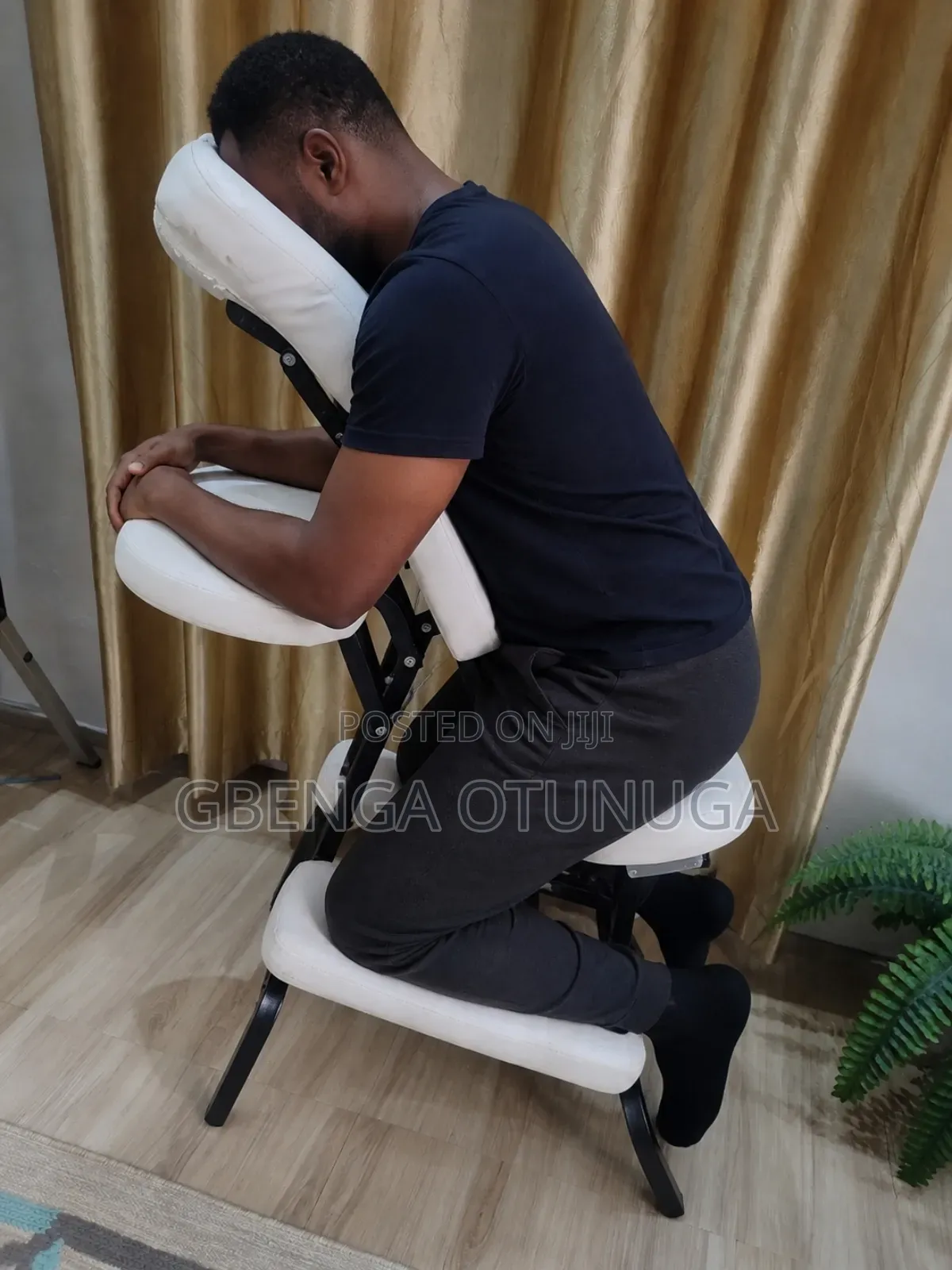 Foldable Adjustable Leather Massage Chair Equipment