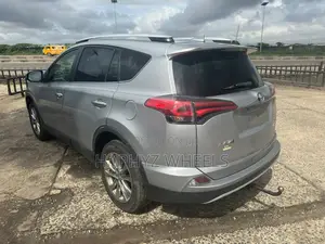 Toyota RAV4 Limited AWD (2.5L 4cyl 6A) 2016 Silver