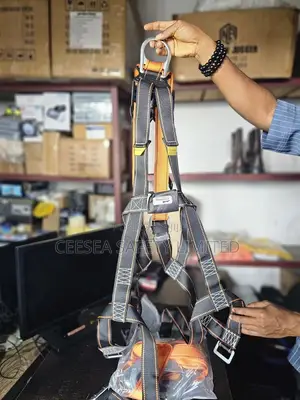 Safety Harness Fall Protection Kit: Full Body Roofing Harnesses