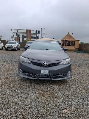 Toyota Camry SE Sport 4dr Sedan (2.5L 4cyl 6A) 2014 Gray