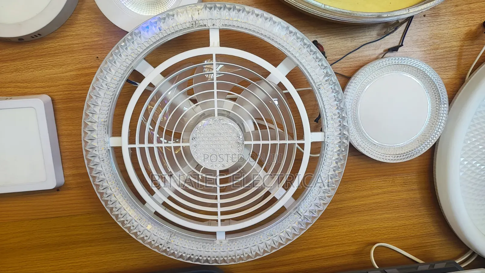 LED Ceiling Light With Fan – Modern 2-in-1 Design