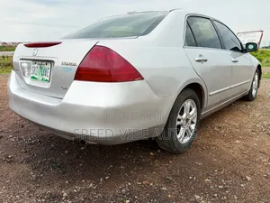 Honda Accord 2005 Silver