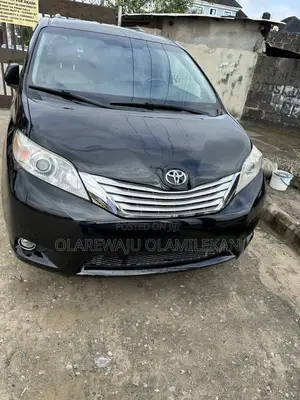 Toyota Sienna 2017 Black