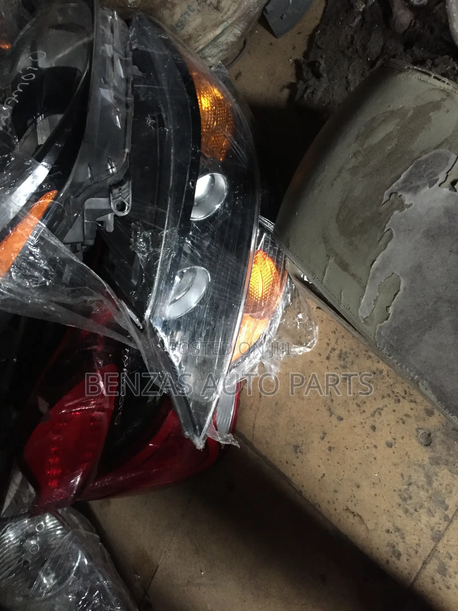 Hyundai Sorento 2012 Headlight Replacement