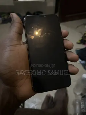 Apple iPhone 11 Pro Max 64 GB Gold