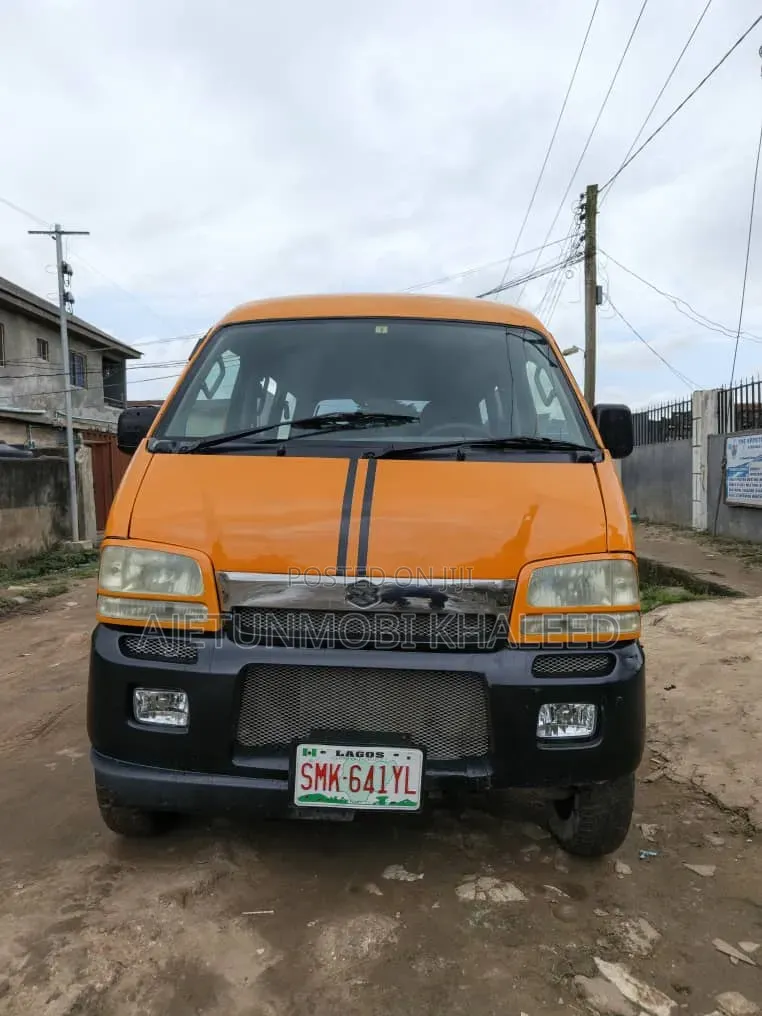 Suzuki APV Minibus 2010 Yellow