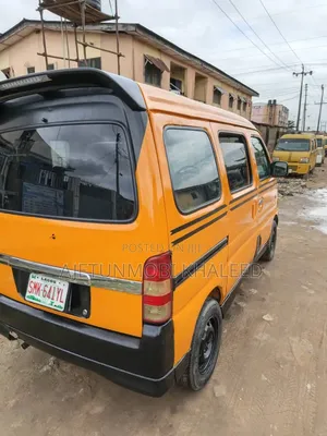 Suzuki APV Minibus 2010 Yellow